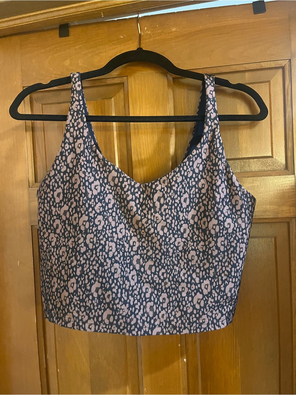 Women’s tan and black Leopard Print active crop